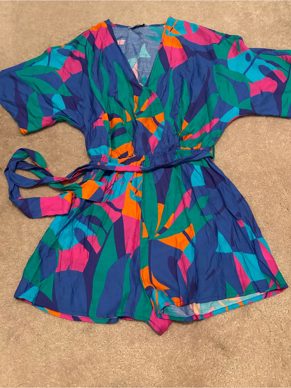 Cupshe Summer One-Piece Romper Womens Size Medium V-Neck Abstract Print New